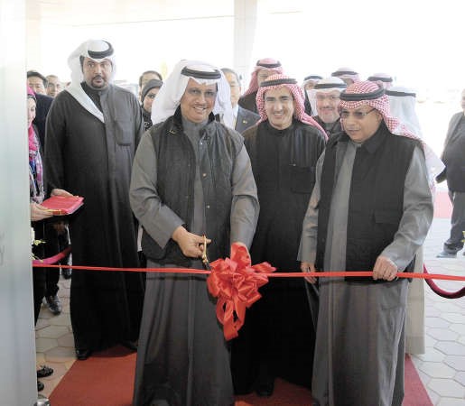 سمو رئيس مجلس الوزراء الشيخ جابر المبارك يفتتح مبنى الزوار المؤقت﻿