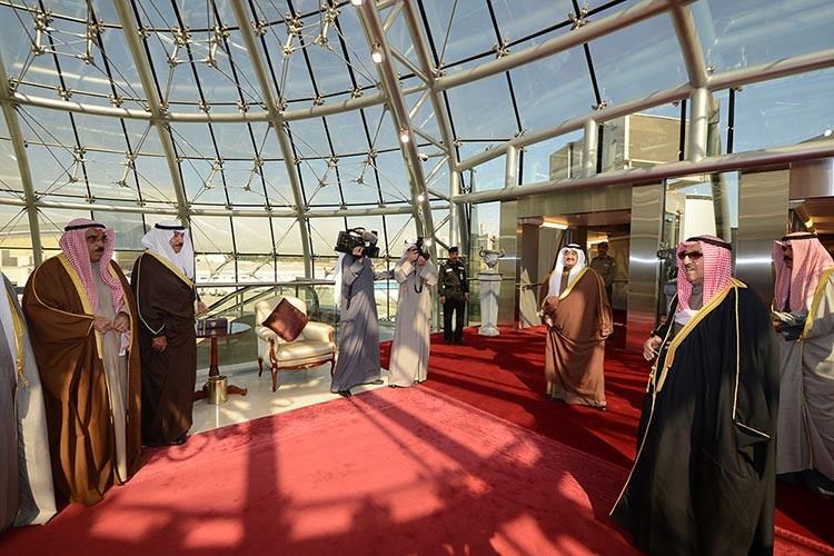 سمو أمير البلاد يتوجه إلى المملكة العربية السعودية لتقديم واجب العزاء في وفاة خادم الحرمين الشريفين 