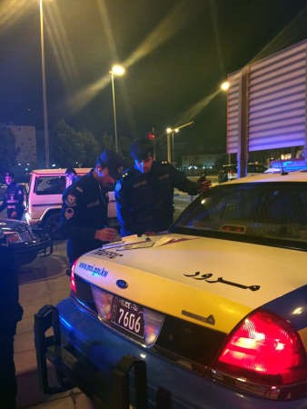 تحرير رجال المرور لعدد من المخالفات في احدى نقاط التفتيش