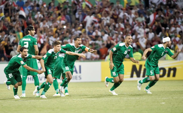 العراق يفك العقدة الإيرانية ويبلغ نصف النهائي
