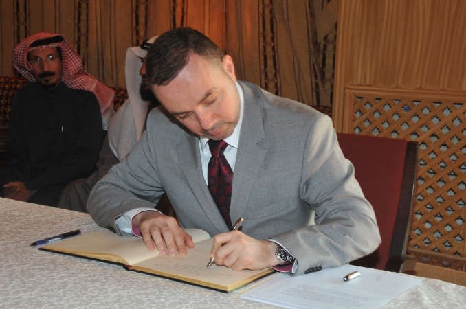 وسفير فرنسا كريستيان نخلة ﻿