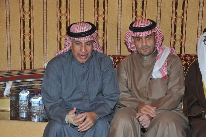 انس الصالح يعزي ﻿