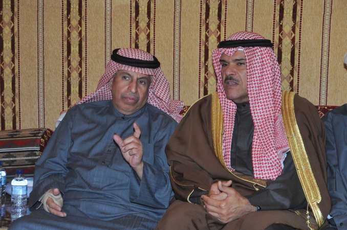 الشيخ سلمان الحمود معزيا السفير السعودي دعبدالعزيز الفايز﻿