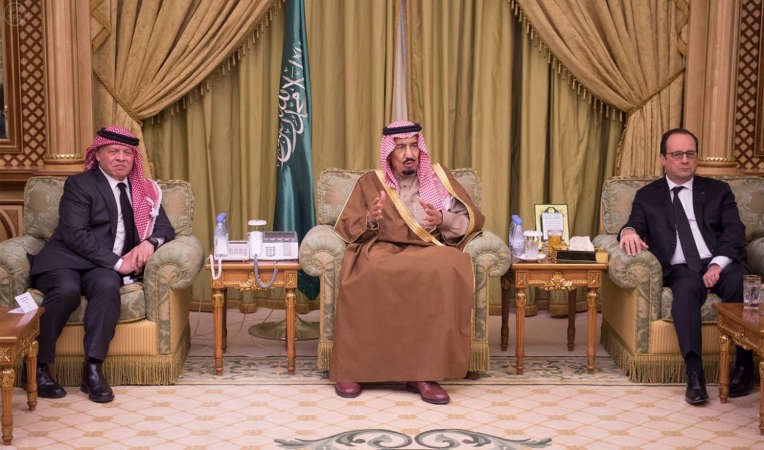 خادم الحرمين الشريفين الملكسلمان بن عبد العزيز يتلقى التعازي من عاهل الاردن الملك عبد الله الثاني ورئيس فرنسا فرانسوا هولاند امس الاولواس﻿