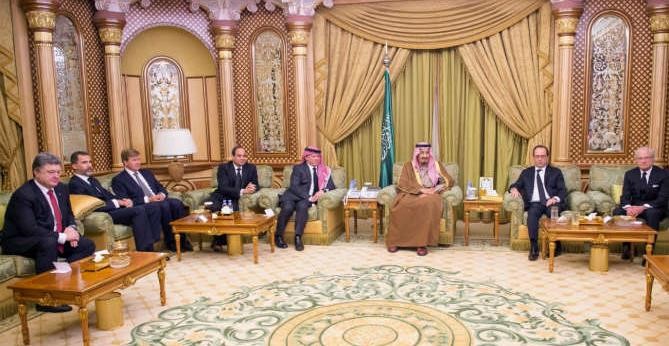 خادم الحرمين الشريفين الملك سلمان بن عبدالعزيز مستقبلا الرئيس عبدالفتاح السيسي والعاهل الاردني الملك عبدالله الثاني والرئيس الفرنسي فرنسوا هولاند وعددا من الزعماء الغربيين لتقبل التعازي في وفاة الملك عبدالله بن عبدالعزيزواس﻿