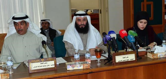 م عادل الخرافي وسعود الحريجي ود جنان بوشهري خلال الاجتماع﻿