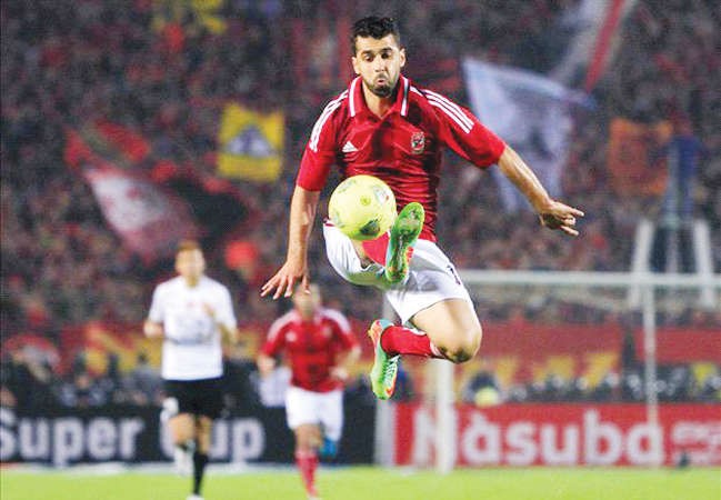 السرية.. شعار معسكري الأهلي والزمالك قبل مواجهة القمة
