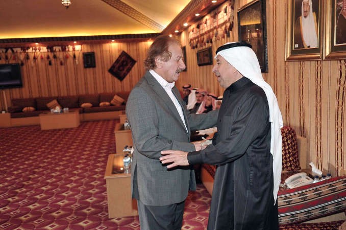حشود غفيرة توافدت على السفارة السعودية لتقديم العزاء بوفاة الملك عبدالله