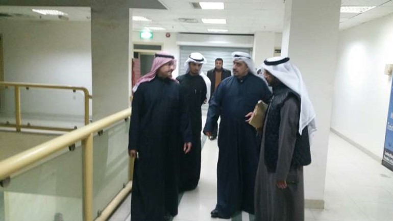 فريق العمل في احد المجمعات
