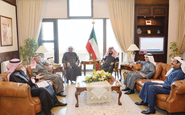 خالد الجارالله مترئسا اجتماع اللجنة المكلفة بالاعداد لمؤتمر المانحين الثالث ﻿