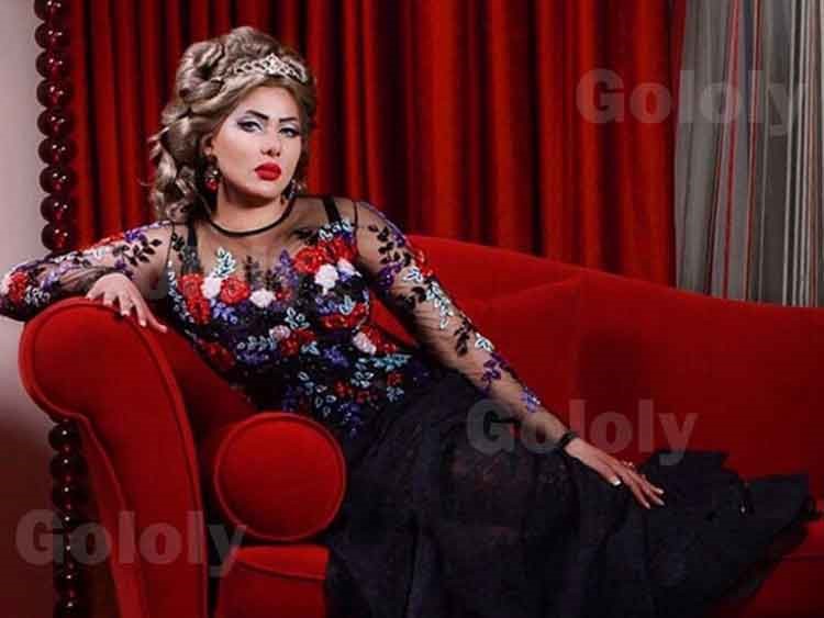 بالفيديو والصور.. ملاك أميرة كلاسيكية بفستان مزين بالورود