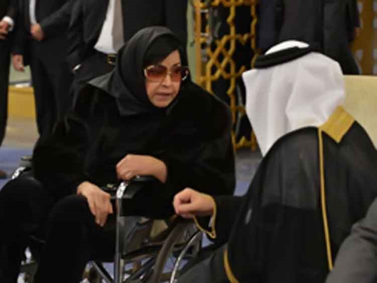 بالصور.. مديحة يسري تظهر على كرسي متحرك في عزاء السفارة السعودية في القاهرة