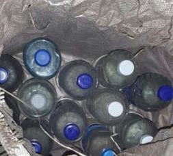جانب من الخمور المضبوطة ﻿