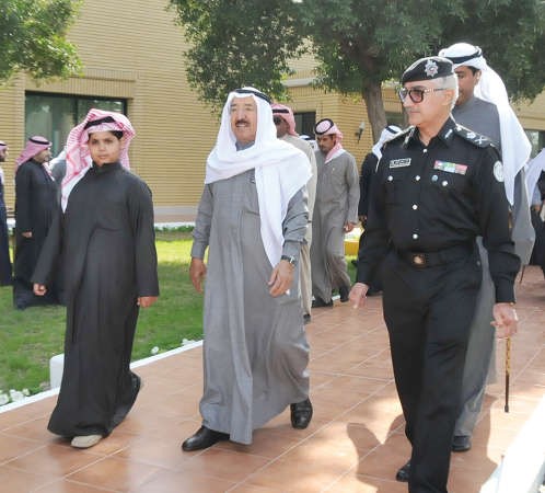  صاحب السمو الامير الشيخ صباح الاحمد وحفيده الشيخ صباح حمد صباح الاحمد واللواء ابراهيم الطراح