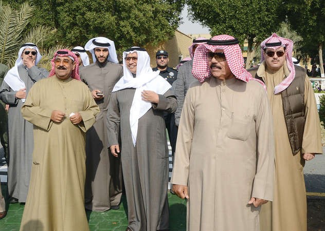 سمو ولي العهد الشيخ نواف الاحمد وسمو الشيخ جابر المبارك والشيخ مشعل الاحمد وعدد من الشيوخ في عزايز