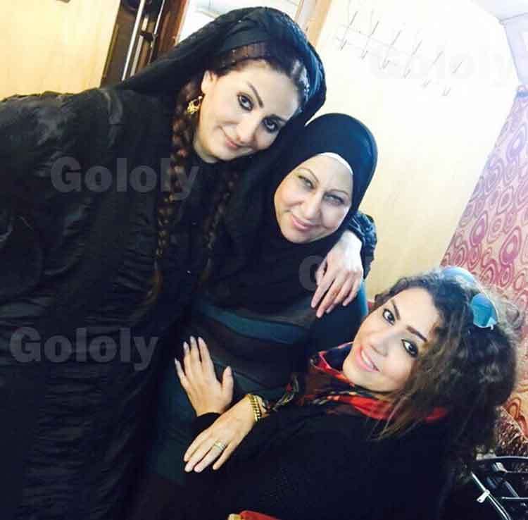 بالصور.. أيتن عامر وشقيقتها وفاء تحتفلان بعيد ميلاد والدتهما