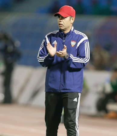 الاتحاد الإماراتي يغري مهدي مادياً للبقاء