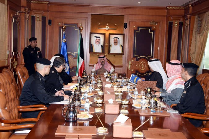 الشيخ محمد الخالد مترئسا اجتماع مناقشة الخطط والاستعدادات لتنفيذ قانون جمع الاسلحة﻿