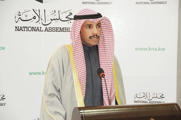 رئيس مجلس الامة مرزوق الغانم ملقيا بيانه الصحافي امس هاني الشمري