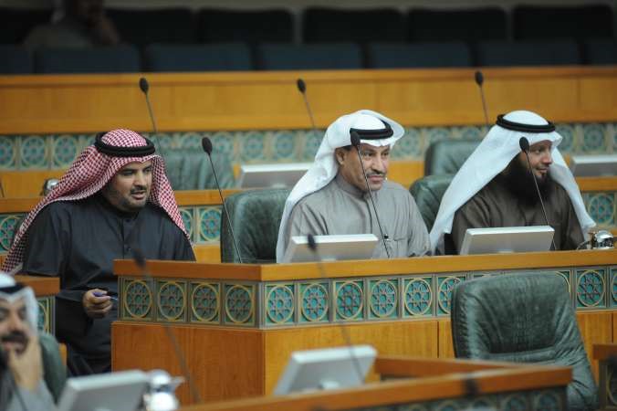 داحمد مطيع ومحمد طنا وحمدان العازمي
