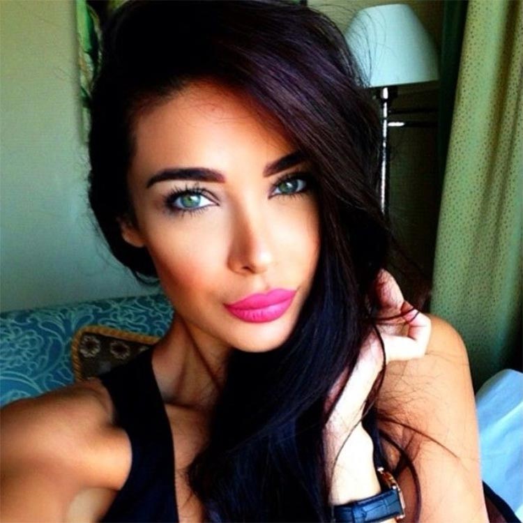 بالصور.. تعرف على أجمل امرأة في دبي نصف كردية وإيرانية.. جمالها سيذهلك