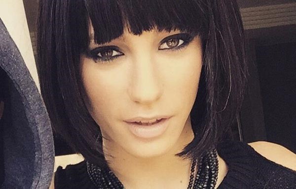 بالصور.. باروكة ملكة جمال تركيا السابقة تعرضها لتعليق غريب