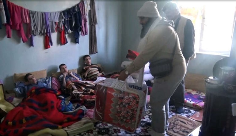 زيارة لمعاقين ذهنيا في احد المخيمات