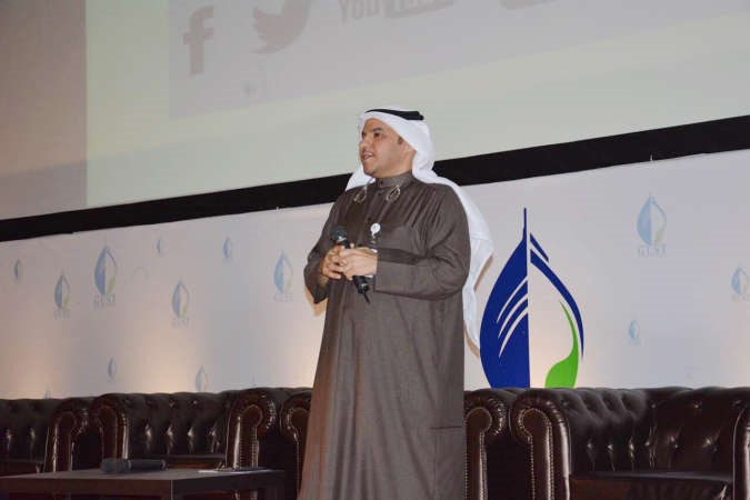 عبدالهادي العجمي ملقيا كلمته