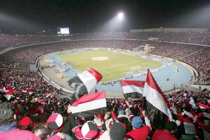 الجماهير المصرية تنتظر عودتها الى الملاعب