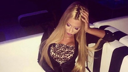 روماني يشنق نفسه لظهور صورة ابنته في Playboy