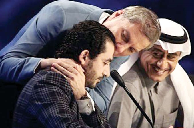 احمد حلمي باكيا ولجنة التحكيم تحاول تهدئته﻿