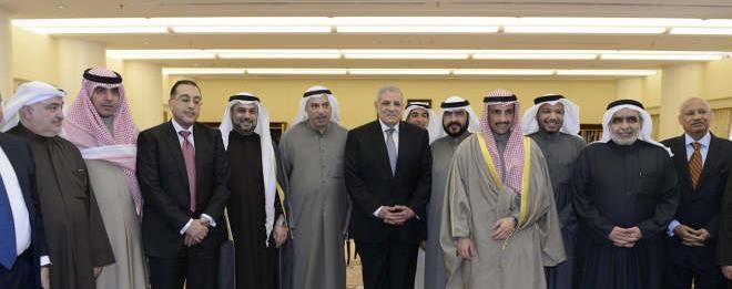 رئيس مجلس الامة مرزوق الغانم متوسطا رئيس مجلس الوزراء المصري ابراهيم محلب وعددا من النواب﻿