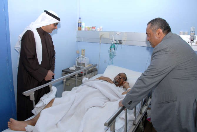 المشعل والسهلاوي في حوار مع احد المرضى