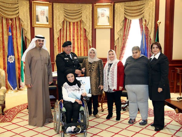  الفهد خلال استقباله رئيس واعضاء من الجمعية الكويتية لاولياء امور المعاقين﻿