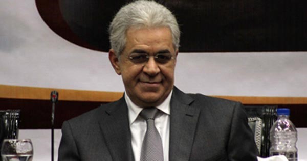 السيسي مداعباً صباحي: «إنت ربنا بيحبك»