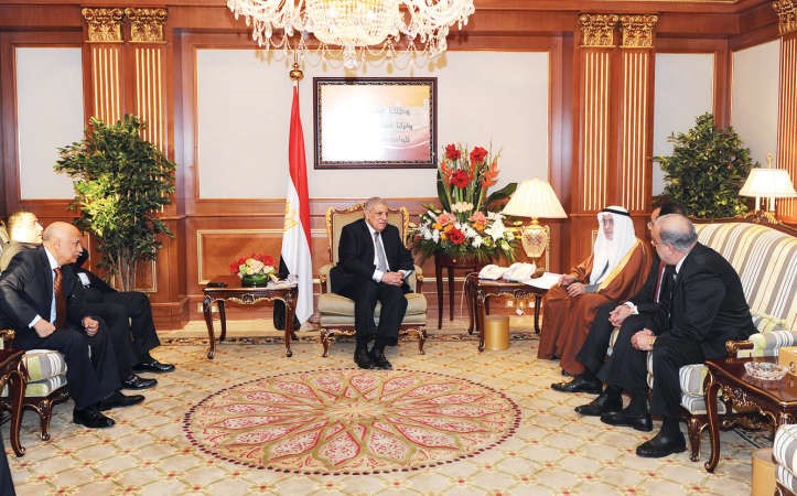  رئيس مجلس الوزراء المصري مستقبلا المدير العام رئيس مجلس ادارة الصندوق العربي للانماء الاقتصادي والاجتماعي عبداللطيف الحمد 