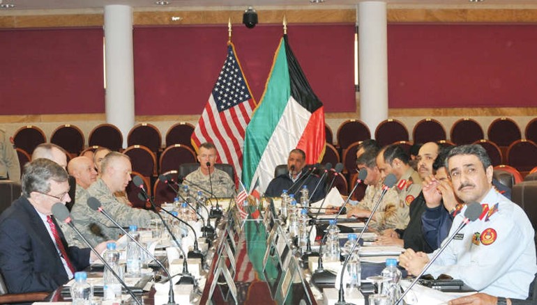 اللواء الركن احمد العميري مترئسا الاجتماع