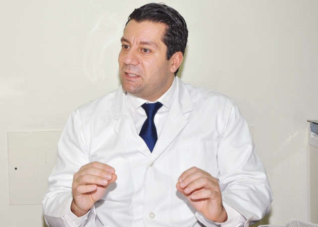 دمحمد دياب اخصائي علاج وتجميل الاسنان