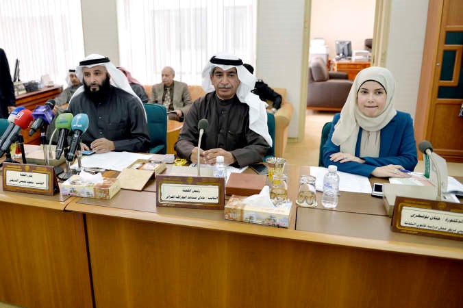 م عادل الخرافي وسعود الحريجي ود جنان بوشهري خلال اجتماع لجنة المرافق العامة ﻿