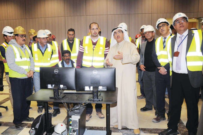 معبدالعزيز الابراهيم خلال تفقده المحطة 	﻿
