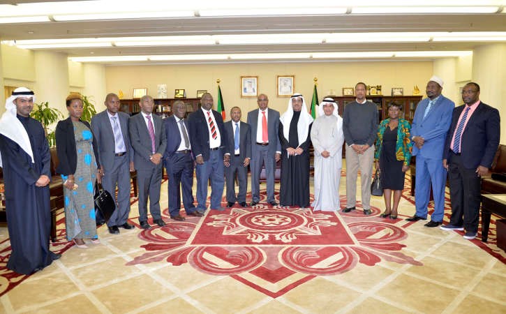 رئيس مجلس الامة بالانابة مبارك الخرينجاستقبل رئيس لجنة الاسكان في البرلمان الكيني والوفد المرافق له