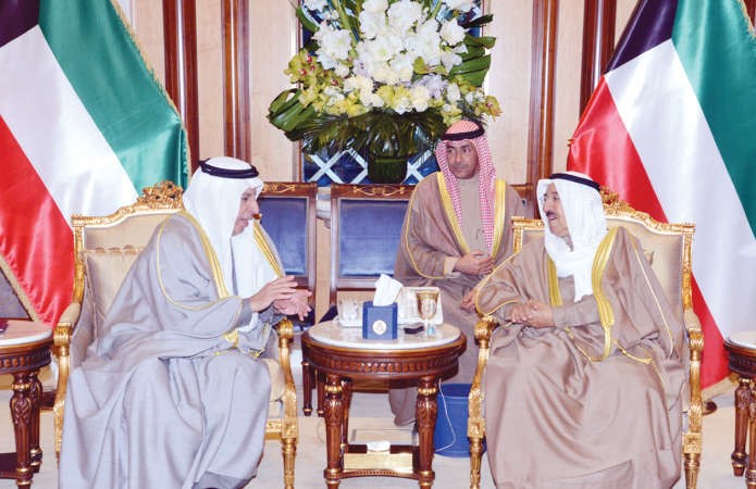 صاحب السمو الامير الشيخ صباح الاحمد مستقبلا السفير السعودي دعبدالعزيز الفايز﻿