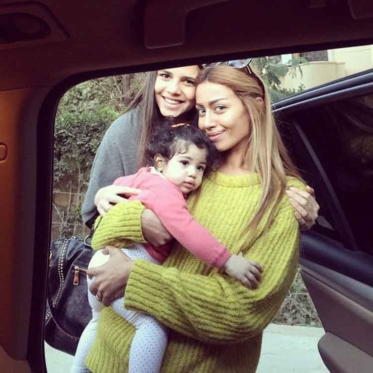 صورة: روتانا ابنة غادة عبد الرازق بدون ماكياج