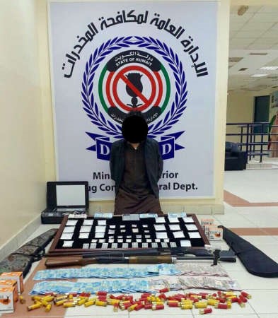 مزور العملات الكويتية والسعودية﻿