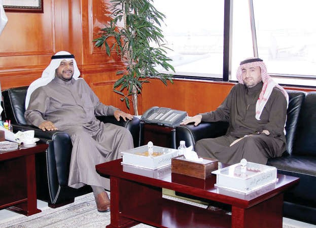 الشيخ احمد المنصور مستقبلا الشيخ مالك الحمود