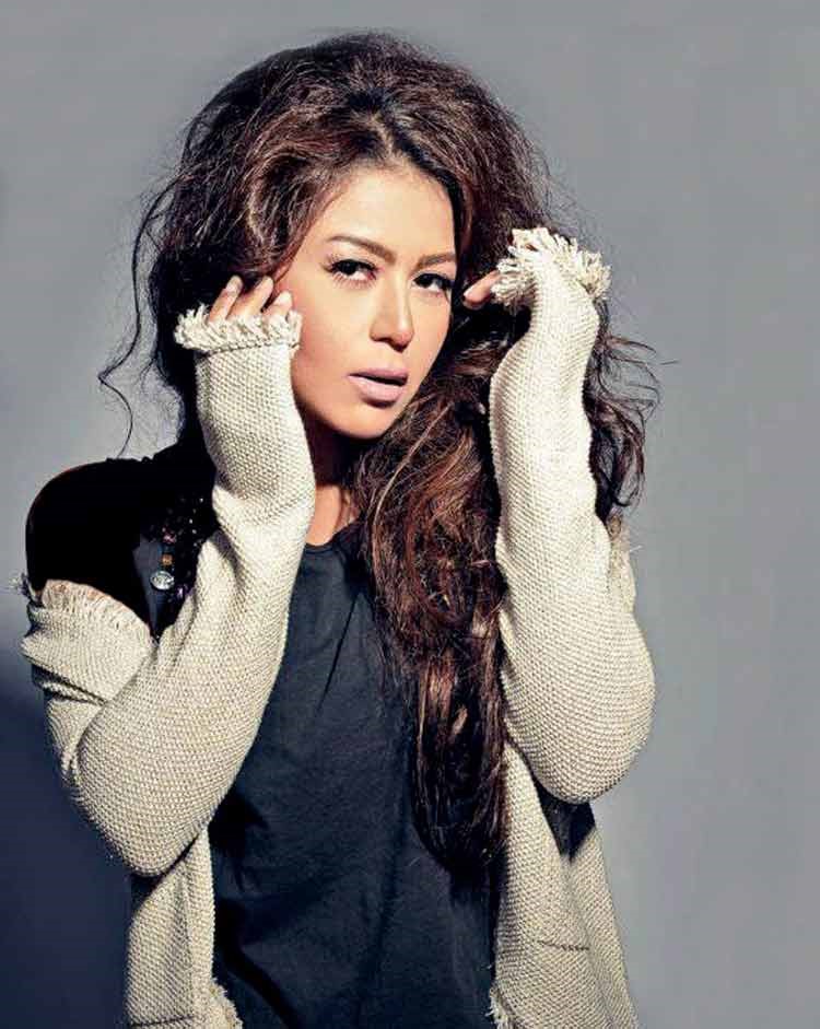 الفنانة لقاء الخميسي