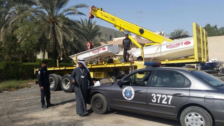 طراد معروض للبيع الى كراج الحجز