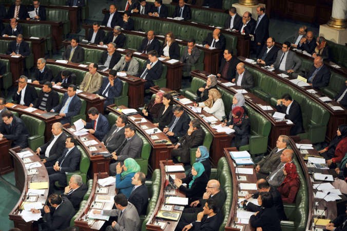 نواب حركة النهضة خلال جلسة منح الثقة للحكومة امس الاول افپ
