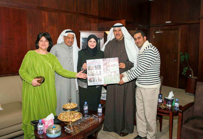 الشيخ سلمان الحمود متوسطا جاسم النبهان وعبير الجندي ونجلاء النقي وفادي راغب