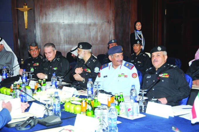  اللواء الشيخ مازن الجراح خلال اجتماعات لجنة التوجيه المشتركة بين الكويت وبريطانيامحمد هاشم﻿